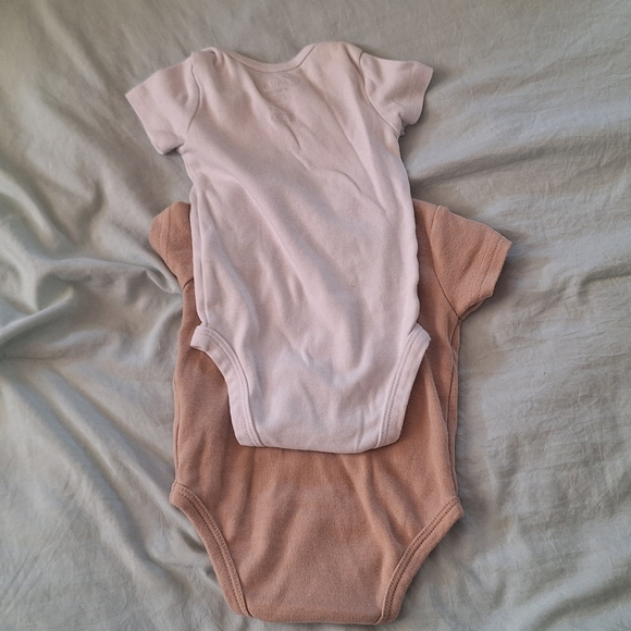 🏷 2/$12 Adorable Koala Baby Onesies - Picture 2 of 3